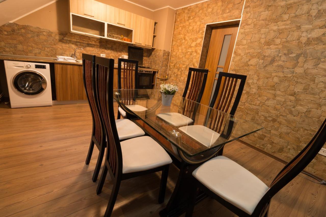 Downtown Park Loft Apartment Синая Екстериор снимка
